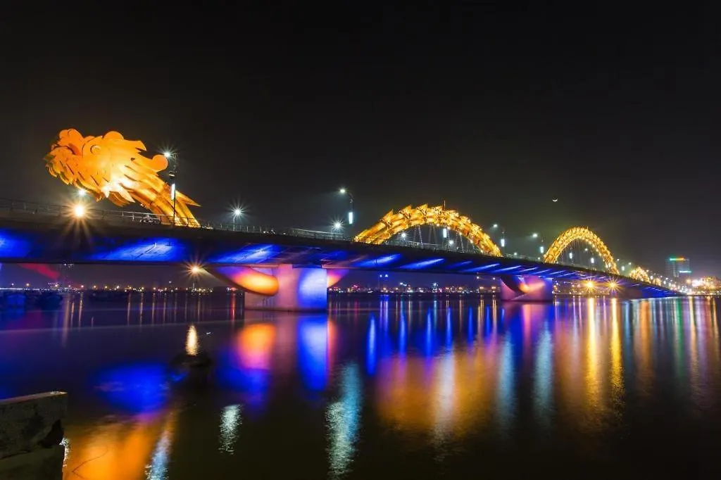 J&B Hotel & Apartment Da Nang 4*,